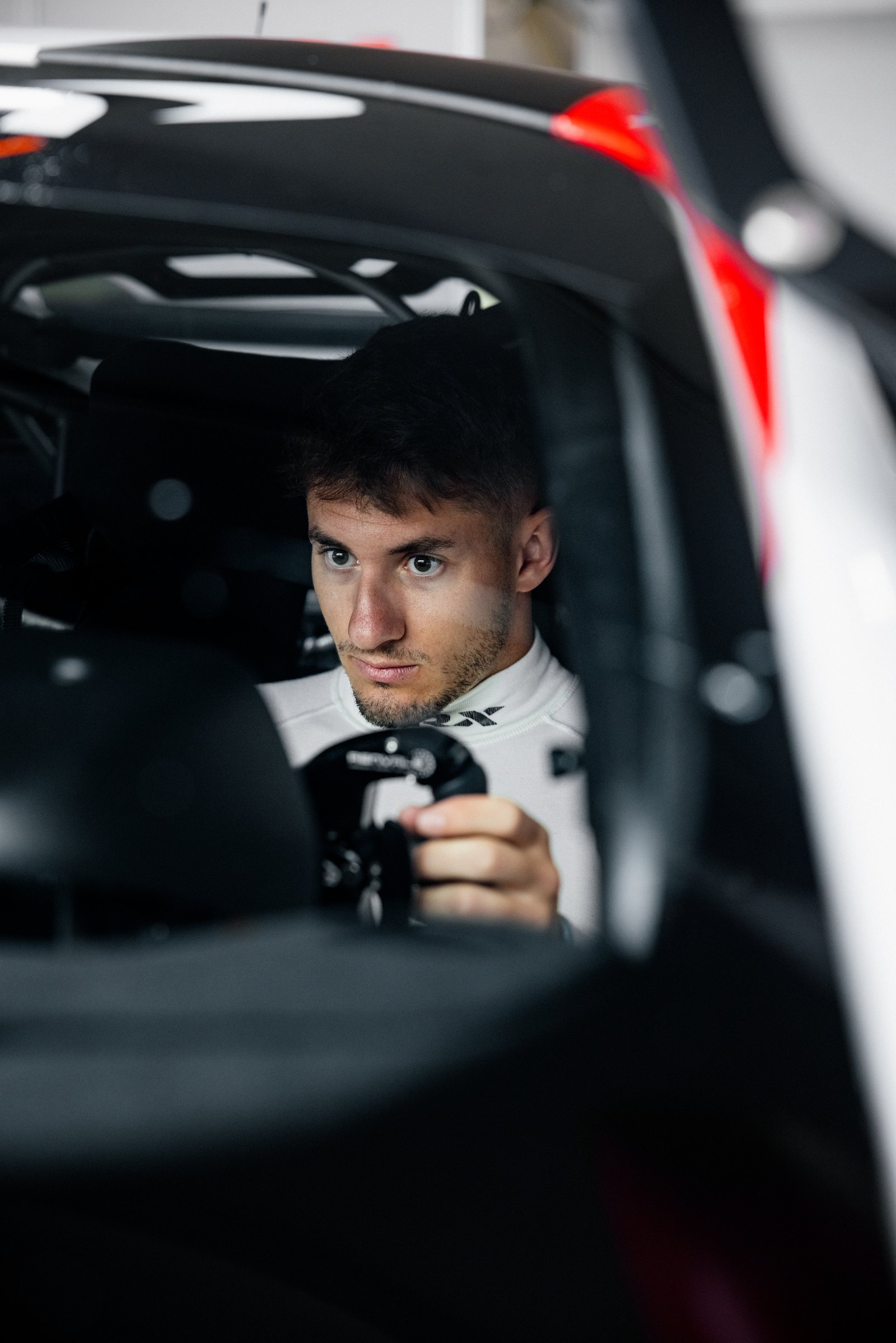 Leonidas Karavasili in the car